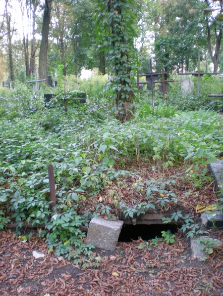 Прогулянка Лук'янівським кладовище